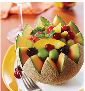 Exquisite Fruit Carvings